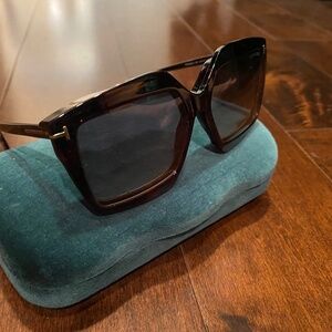 Tom Ford 5689-B
